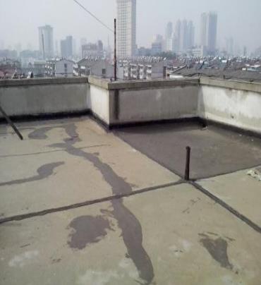 新邱漏水维修 楼顶漏水是什么原因，楼顶漏水维修方法是什么?